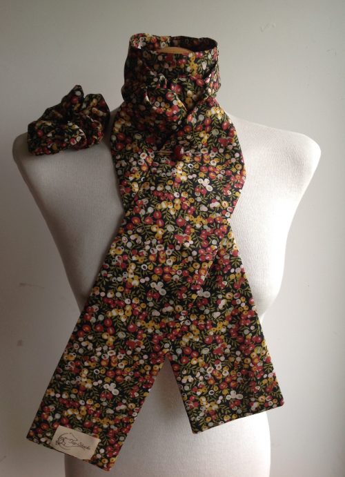 Shaped to tie Liberty tana lawn stock and scrunchie - Wiltshire winter