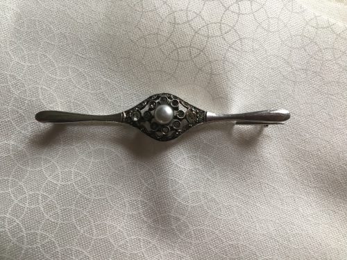 Edwardian unmarked silver pearl and clear paste stock pin