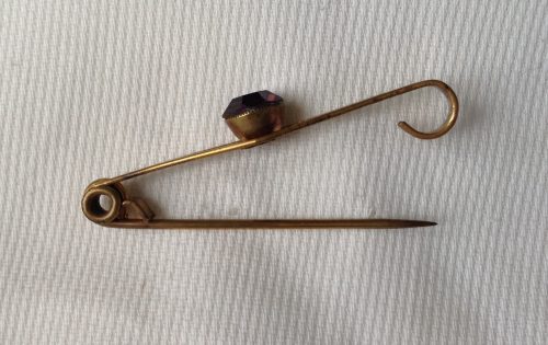 Vintage goldtone with purple paste stone stock pin