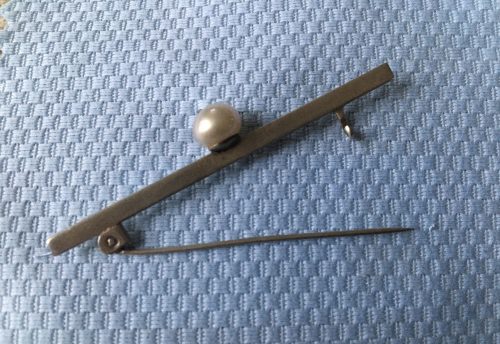 Vintage silvertone and large faux pearl stock pin