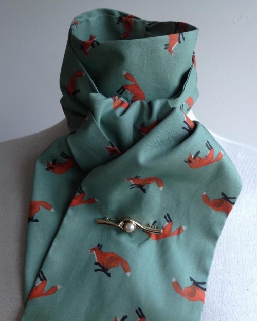 Shaped to tie 100% cotton riding stock - Fox on aqua green