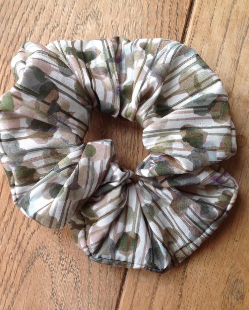 Shaped to tie Liberty tana lawn scrunchie - Zachary green