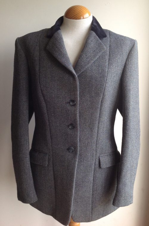 Foxley blue Keepers Tweed with navy velvet collar size 38L