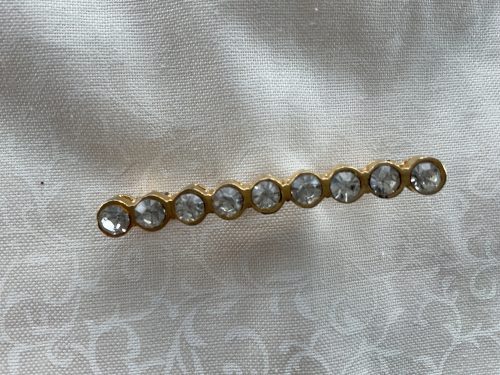 Goldtone diamanté bar stock pin