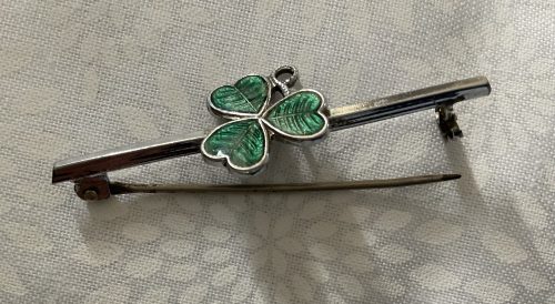 Silver tone and enamel shamrock stock pin - Image 2